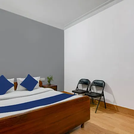 Brill Rooms Near City Centre Metro Station-3