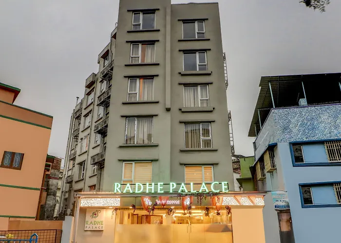 Airport Hotel: Treebo Radhe Palace, Lake Town